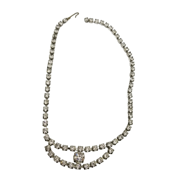 VINTAGE 1950s SILVERTONE DIAMANTE COLLAR/CHOKER LENGTH STATEMENT NECKLACE - Picture 3 of 7